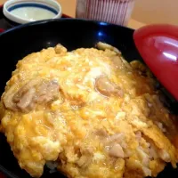 Snapdishの料理写真:近所の親子丼やさん。ふわふわとろ〜♪|hi.tomy610さん