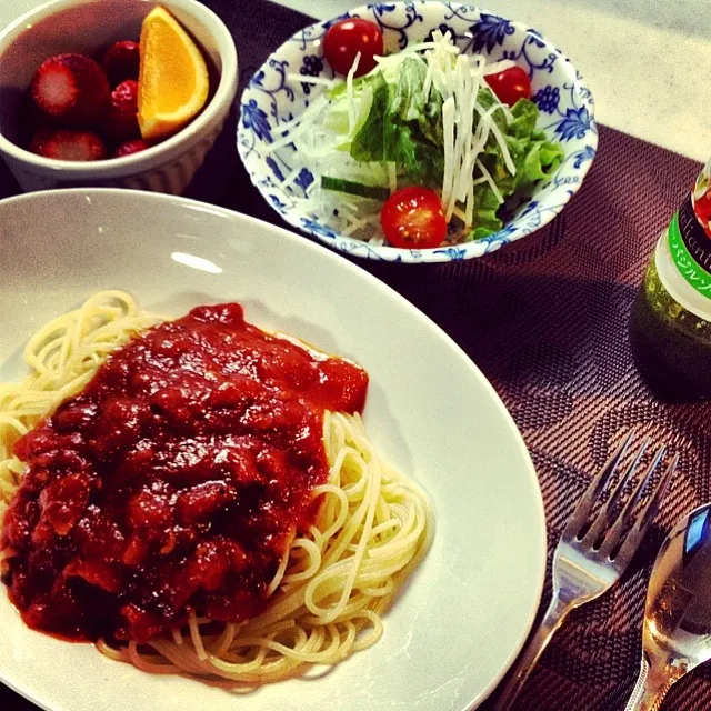 トマトとにんにくのパスタランチ|とむとむさん