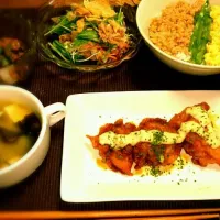 Snapdishの料理写真:チキン南蛮と三色そぼろ丼☆|かなさん