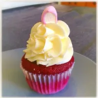 cocoa, raspberries & meringue #cupcake #yummy|Markさん