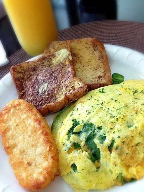 my fav for breakfast French toast n spinach cheddar omelet|killyさん