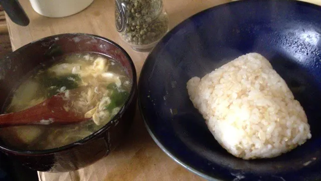 盛岡冷麺の余ったスープで玉子スープと玄米|ばんなおさん