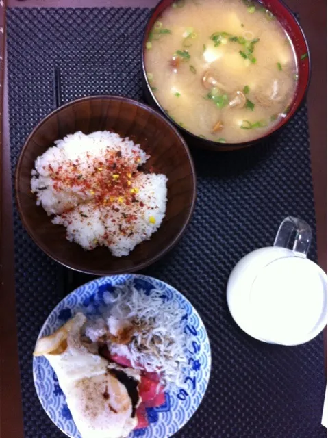 うまいなめこ汁の朝食です！|一色さん