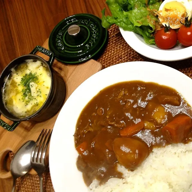 ゴロゴロおうちカレー・新玉ねぎのスープ・サラダ|cumaco*さん