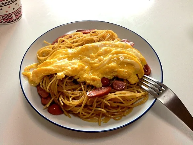 焦がしバター醤油パスタふわふわたまごのせ|ぼーちゃんさん