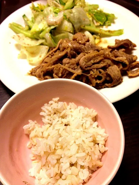 写真撮る前に食べちゃった。カルビ焼肉定食|IGGYさん