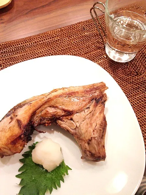 Snapdishの料理写真:天然ぶりカマ塩焼き♥|hisaminさん