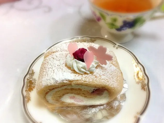 Snapdishの料理写真:サクラのロールケーキ|まりさん