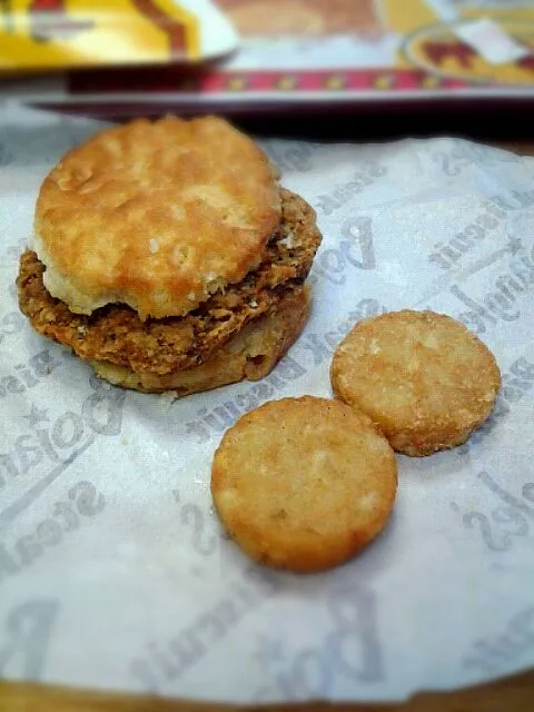 Steak Biscuit + Bo-rounds = Lazy Moring|cassieさん