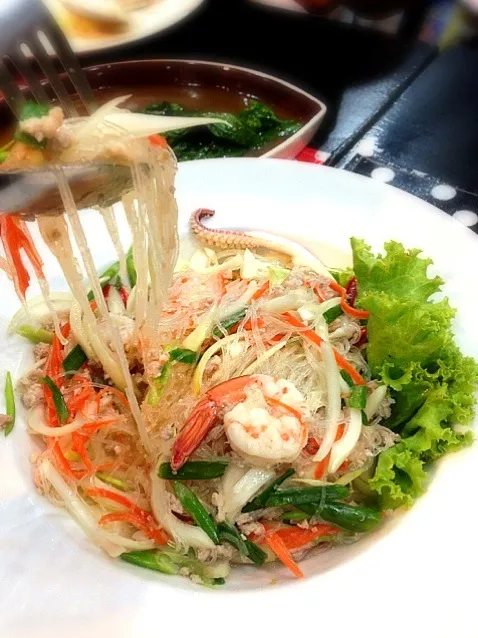 Hot & Spicy Seafood Salad (Yum Woonsen Talay)|Pat Zaaさん