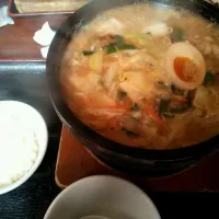 Snapdishの料理写真:火山の石焼ラーメン(みそ)|大塚 有彩さん