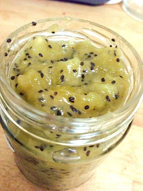 Snapdishの料理写真:Made kiwi fruit jam|Ayakaさん