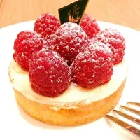 Snapdishの料理写真:Tarte Framboise|Scarlett Ngさん