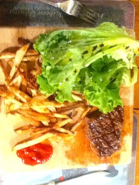 Steak and Chips with Lettuce :)|Imogen Barrettさん