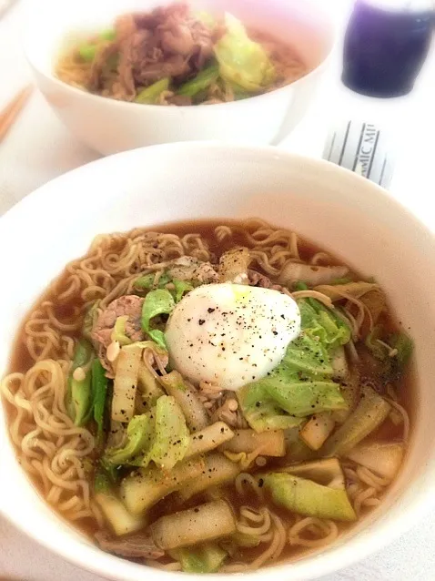 Snapdishの料理写真:お昼は手抜きラーメン|nahoさん