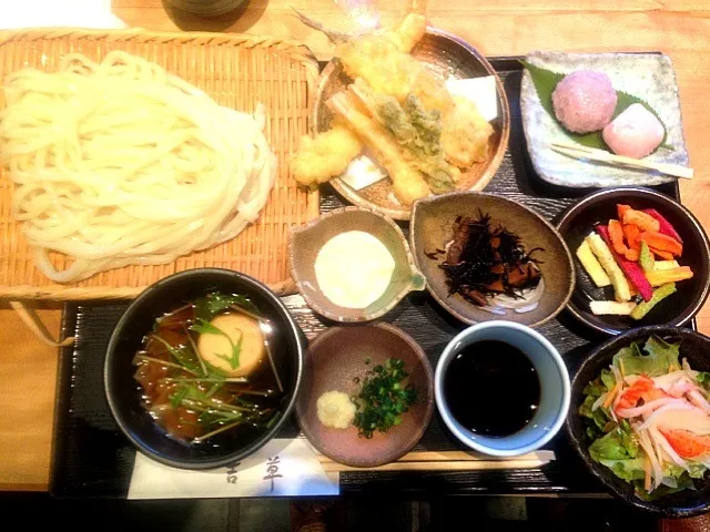 昨日、うどん、天ぷら屋さんでたべました＼(^o^)／おいしかった。|稲川   萌さん