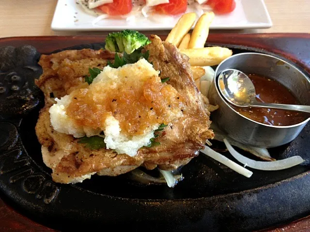 Snapdishの料理写真:chicken grill with garlic sauce|Anne Satoさん