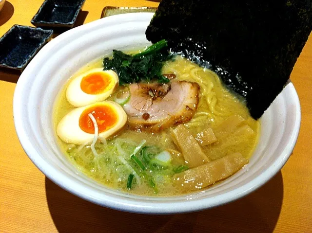 Snapdishの料理写真:ラーメン|mujoeさん