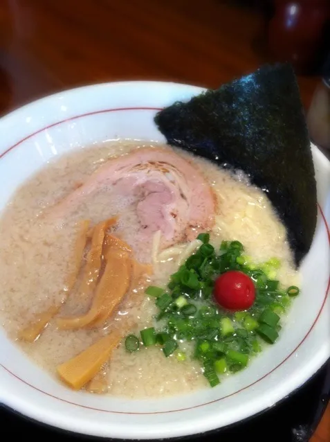 Snapdishの料理写真:背脂しお豚骨|ヒラっぴーさん