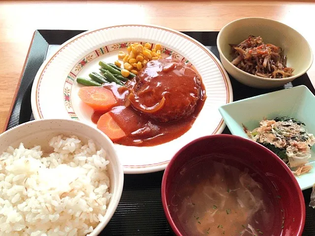 学食◯◎ハンバーグ定食|きのさん