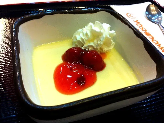 Cherry cheese pudding|Jorge Bernal Márquezさん