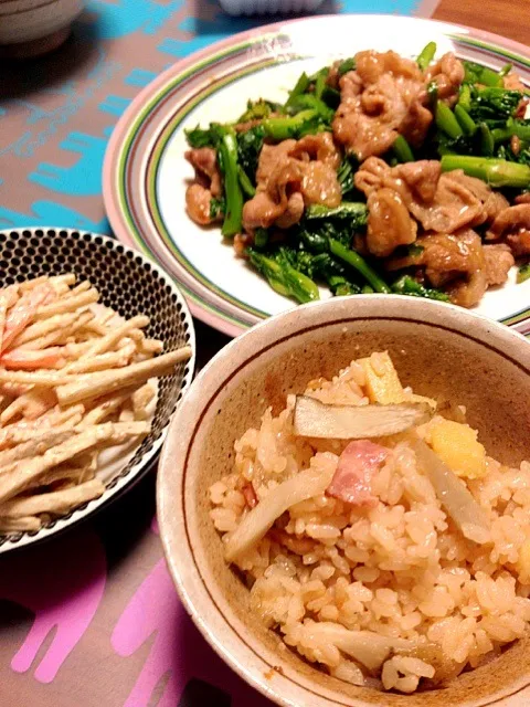 ジャガイモごぼうベーコンの炊き込みご飯,菜の花と豚肉炒め,ごぼうサラダ|つなこさん