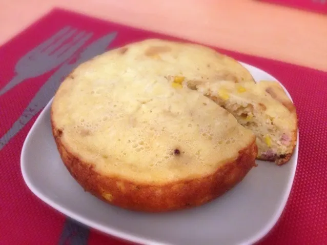 Snapdishの料理写真:ケークサレ Gâteau salé lardon mais oignon emmental|可織さん