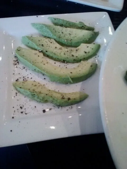 Snapdishの料理写真:Had to order some extra avacado for my salad|kylie cardenasさん