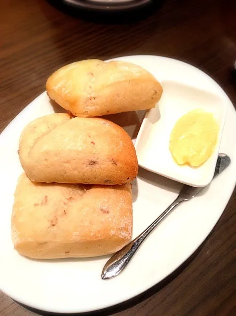 Snapdishの料理写真:燻製バターとパン|bunさん