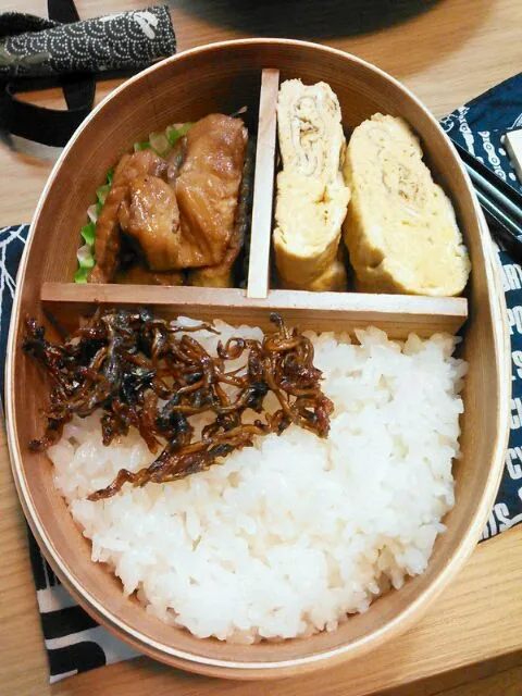 鯛のあら煮とだし巻き弁当|クロハナさん