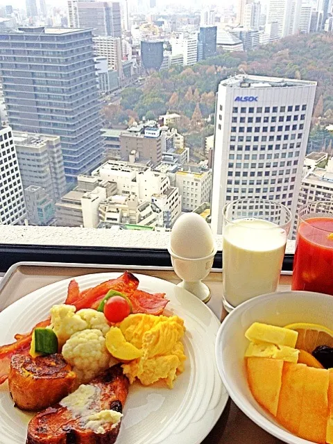 Snapdishの料理写真:ホテルの朝食…(❁´◡`❁)*✲ﾟ*|おりぃさん