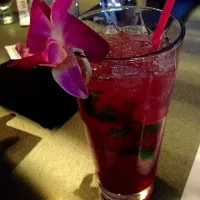 Snapdishの料理写真:Pomegranate Mojito|Miaさん