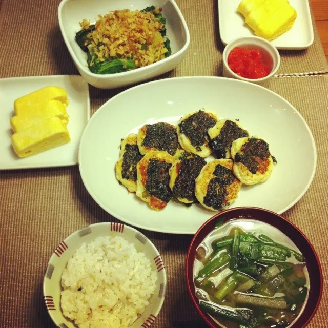 ヘルシー夕飯。大和芋の海苔挟み焼き、だし巻玉子、ほうれん草のお浸し|akiさん