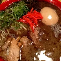 Snapdishの料理写真:味玉豚骨ラーメン（マー油入）   博多新風|ふんつこさんさん