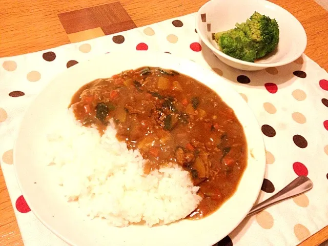 ひき肉カレー、ブロッコリーのお浸し|なおさん