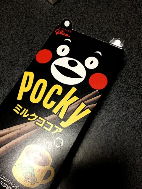 #夜おやつ  くまモン ミルクココアポッキー。 上の所を上手に切り取ると耳ができます。|ms903さん