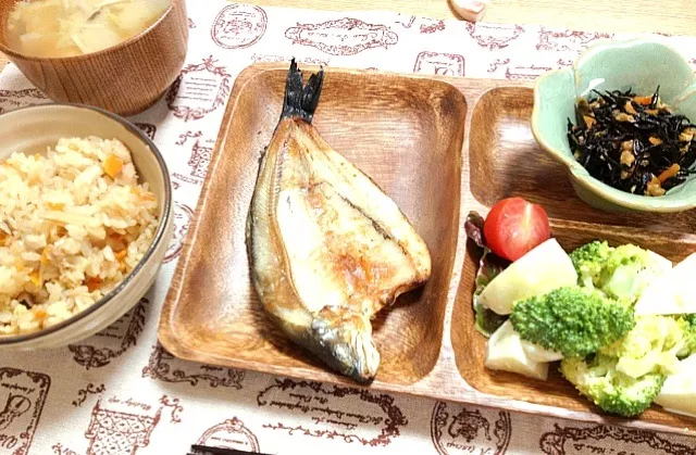 鮎の干物、ひじき煮、炊き込みご飯|sayuさん