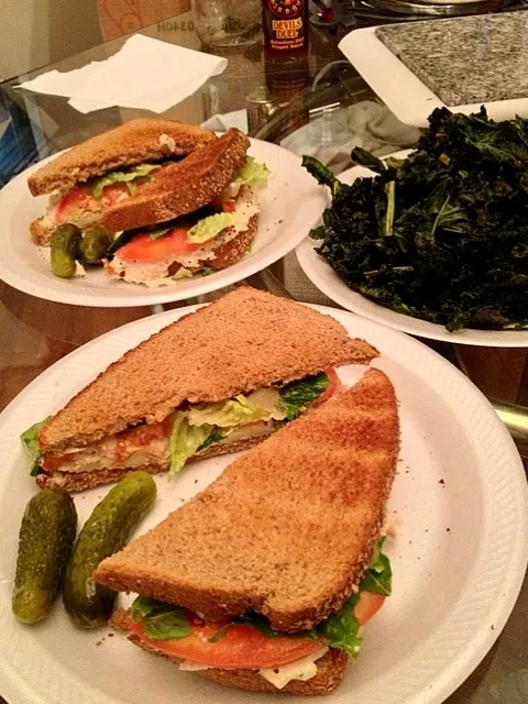 TunaFish salad, tomatoes,lettuce ,bacon,avocado sprinkled with chia seed for calcium boost on Honey Wheat Toast,freshly baked Kale chips and kosher baby dill Pi|Cristinaさん