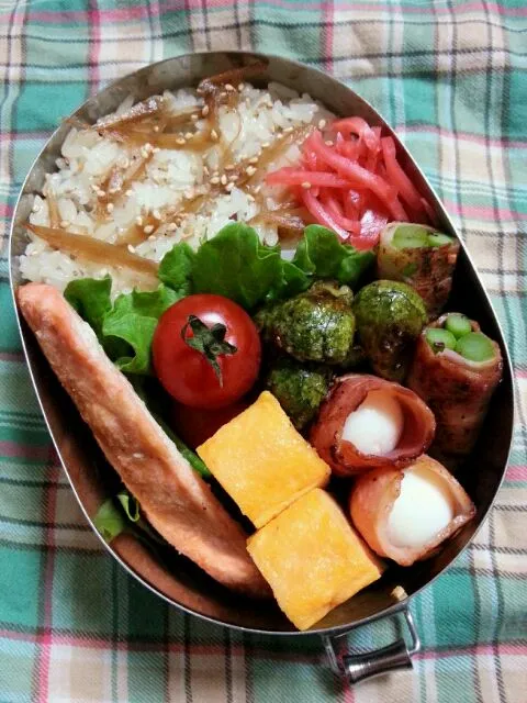 Snapdishの料理写真:きんぴらまぜごはん弁当|キヨシュンさん