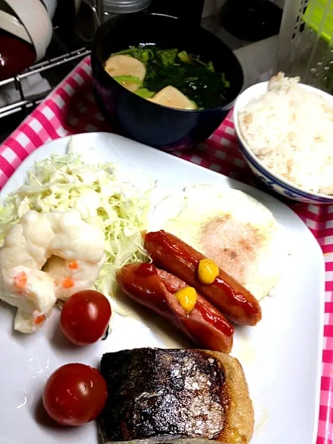 朝ごはんは、久しぶりの鯖。味噌汁の麩が、今日でおしまい|ハルさん