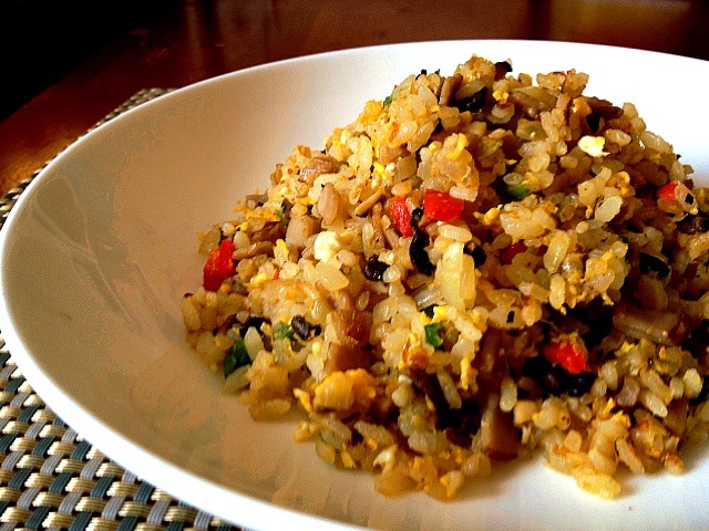 ちょい干しマッシュルームの炒飯 Fried Rice With Half Dried Mushroomvegetables And Egg ま Snapdish スナップディッシュ Id V1b1ca