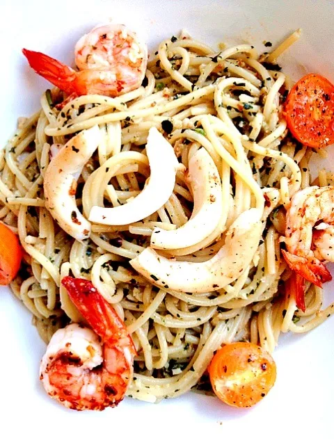 Seafood Pasta with Pesto Sauce|12Dragonさん