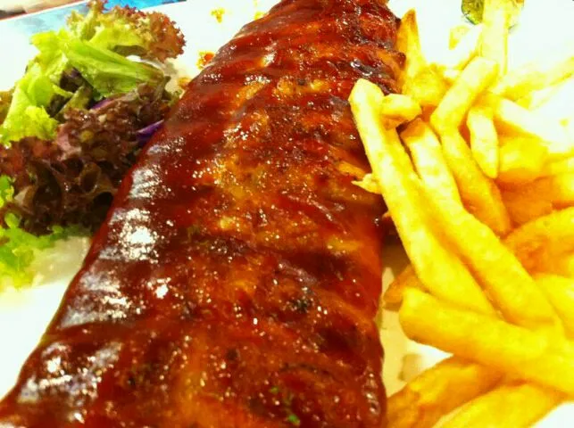 Pork Rib with fries! Well grilled and with great tenderness|carinaさん