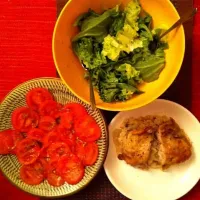 Herb Chicken with rice and salad|Sarah Everitt Furuyaさん