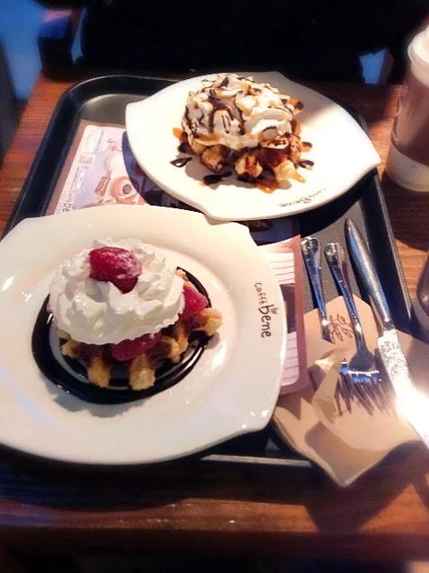 Waffle's Coffee Bene おいしいいいい ( ^ω^ )~~~|Azarashi_Aさん