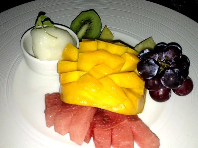 Snapdishの料理写真:Fresh island fruit platter with calam ansi sherbet|岩﨑 正勝さん