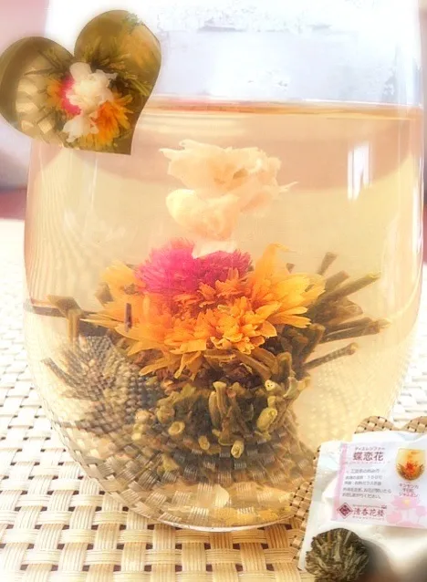 Assorted blooming tea🌸ふわっと花咲く工芸茶☕蝶恋花|🌈Ami🍻さん