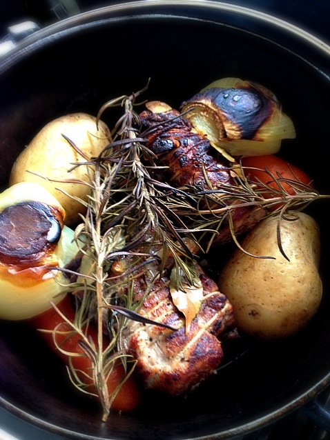 ダッチオーブン で作る話題のマンネリ解消料理レシピまとめ Snapdish スナップディッシュ