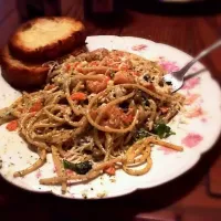 Grilled shrimp with asparagus/ pepper pasta premavera|Valery Larsonさん