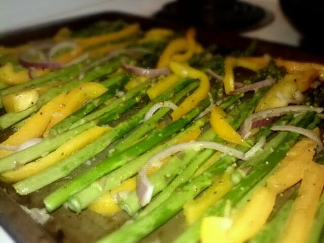 asparagus/pepper with garlic|Valery Larsonさん